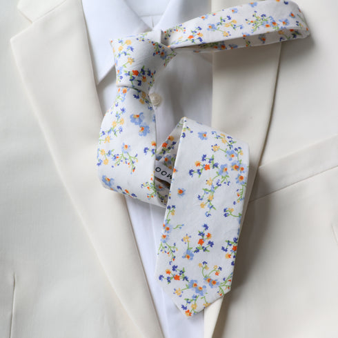 Paris White Floral Skinny Tie & Pocket Square Set